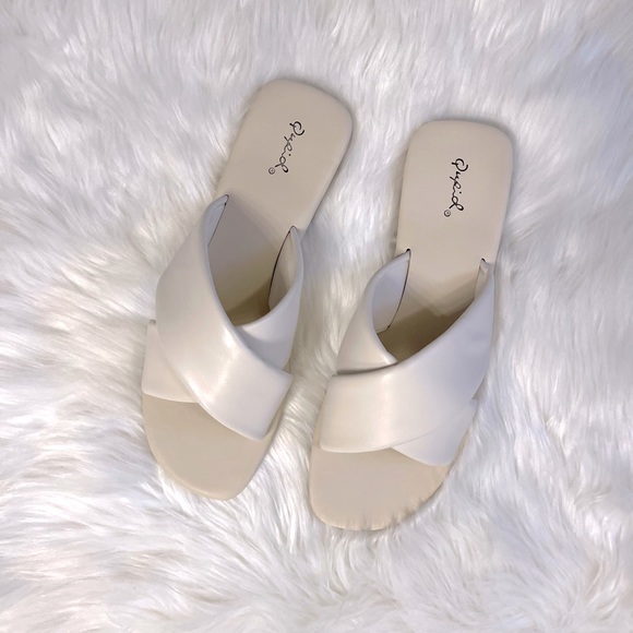 Vegan Bohemian Off White Faux Leather Crisscross Comfy Sandals/Mules NWT Size 10 - Picture 5 of 7